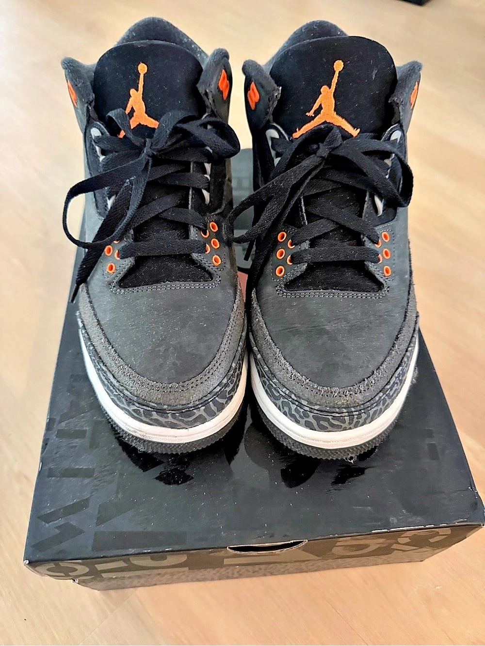 Jordan Air Jordan 3 Retro 'Fear' Sneakers Black & Orange US 8.5